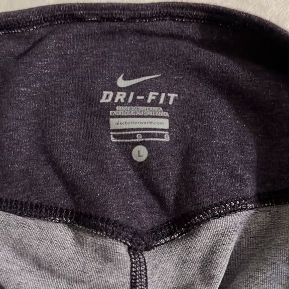 Nike purple knee length leggings - Picture 4 of 4